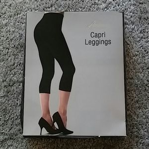 Ambrace Compression Capri Leggings